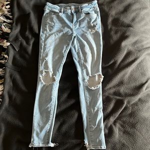 ripped american eagle skinny jeans